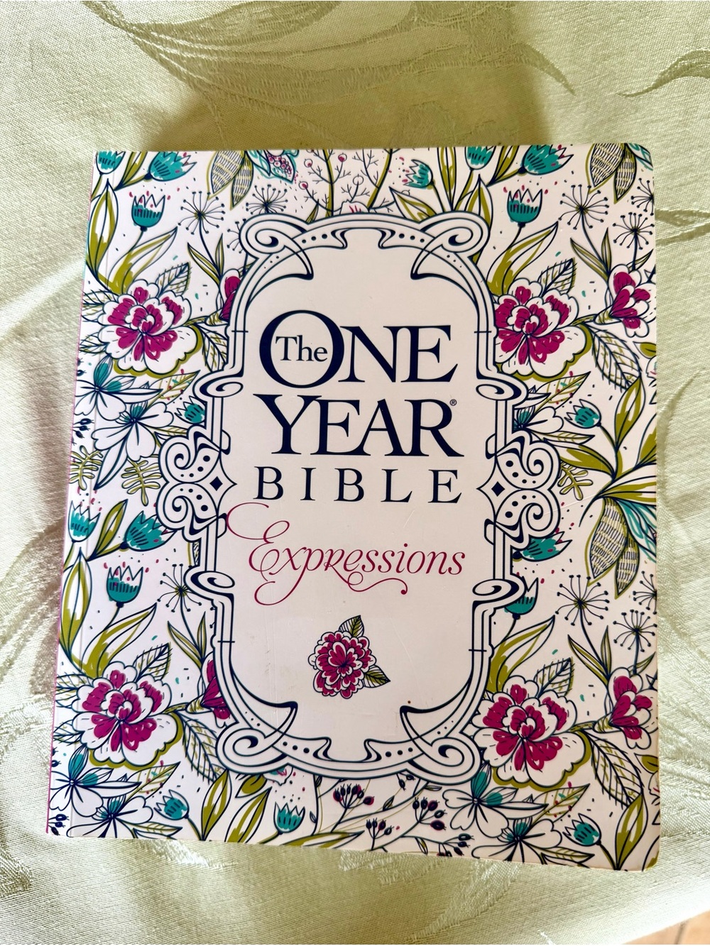The One Year Bible Expressions NLT Floral Journaling Bible Softcover